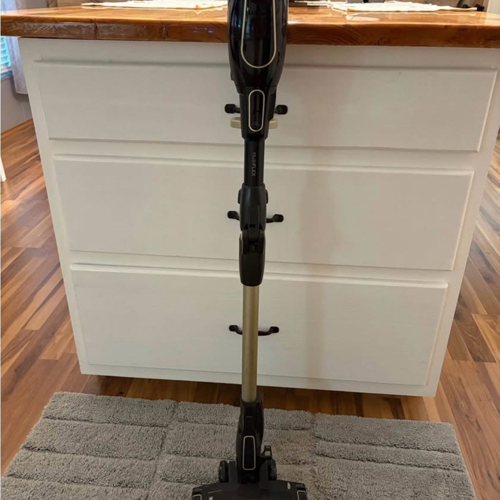 Cordless Stick Vacuum Cleaner - Black and Silver